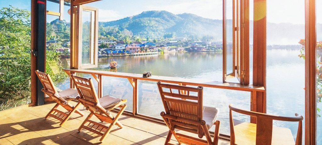 Affordable holiday park cabins by the lake in Europe